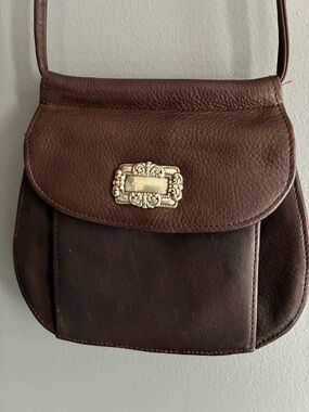 Fossil Vintage Brown Leather Crossbody Bag with Silver Medallion Embellishment